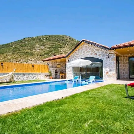 Kaskalkan Heatedpool Sheltered Honeymoon Villa *
