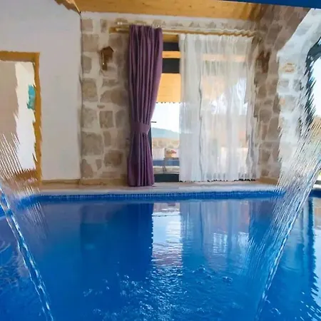 Villa Kaskalkan Heatedpool Sheltered Honeymoon Bezirgan
